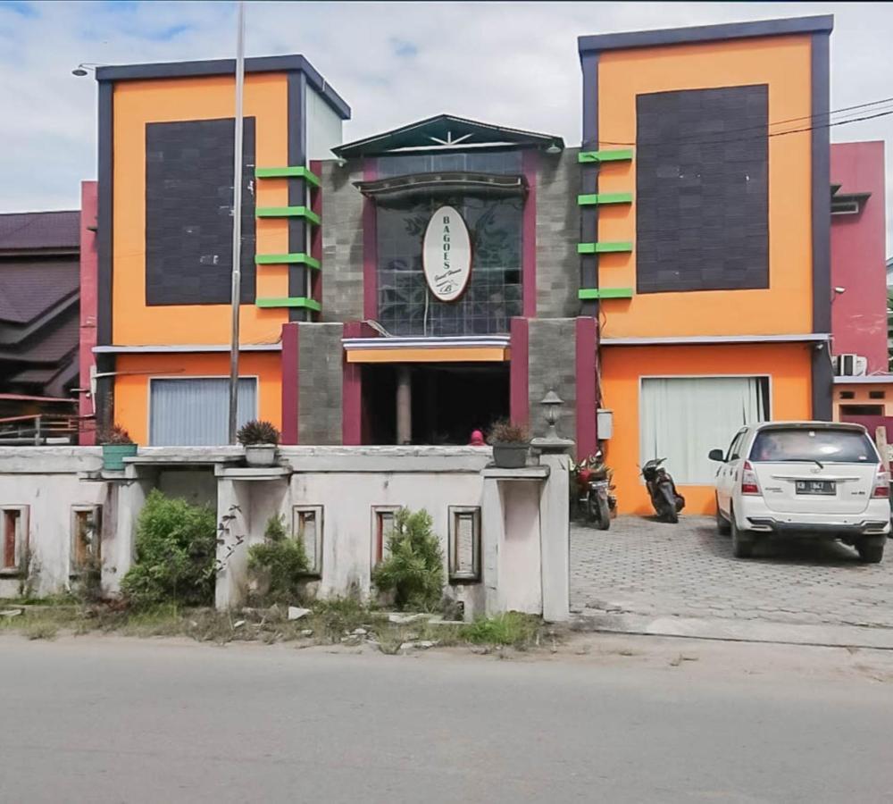 Urbanview Hotel Bagoes Sintang By Reddoorz ภายนอก รูปภาพ