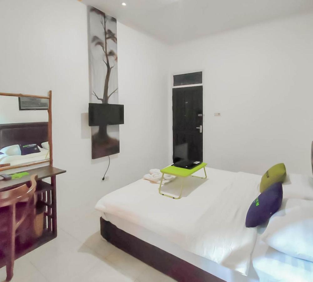 Urbanview Hotel Bagoes Sintang By Reddoorz ภายนอก รูปภาพ