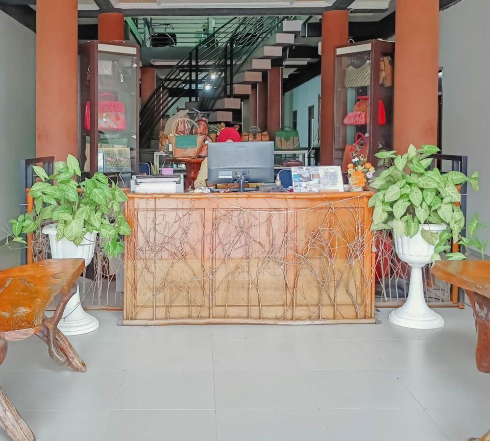 Urbanview Hotel Bagoes Sintang By Reddoorz ภายนอก รูปภาพ